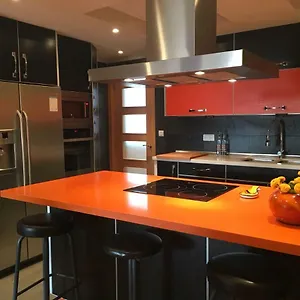 Piso Romántico Y Moderno En Apartamento